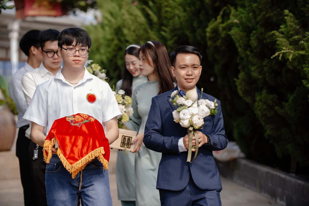 MẪU TIN NHẮN MỜI ĐÁM CƯỚI QUA ĐIỆN THOẠI HAY, LỊCH SỰ 2025